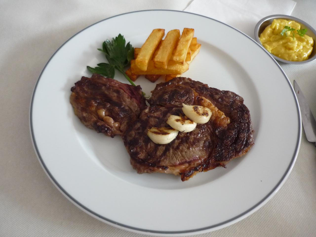 Piece de boeuf frite polenta